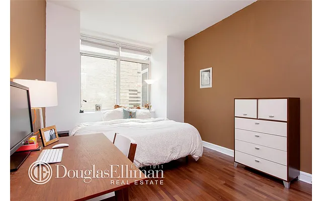 Sold by Douglas Elliman | media 24