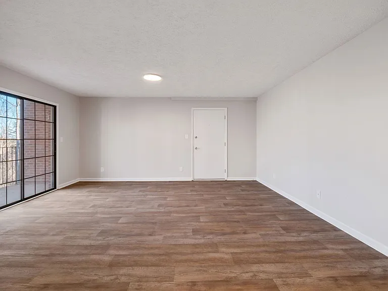 Blueberry Hill Apartments — Photo 40