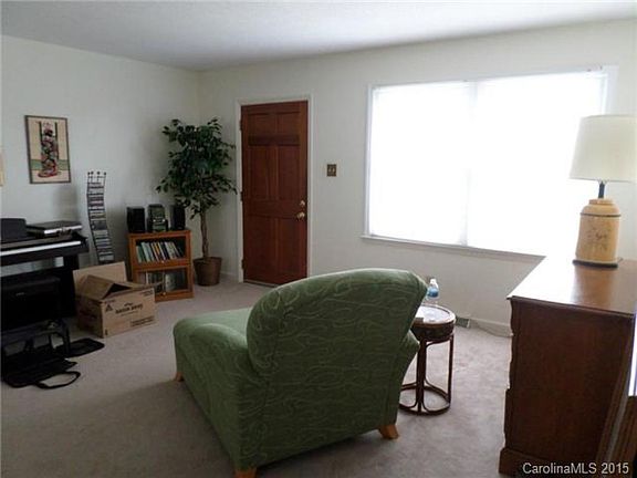 4th image of 107 Regal Cir