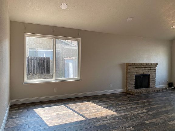 5th image of 9462 Roseburg Ct
