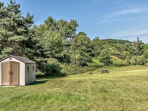 5th image of 122 Briarwood Ln