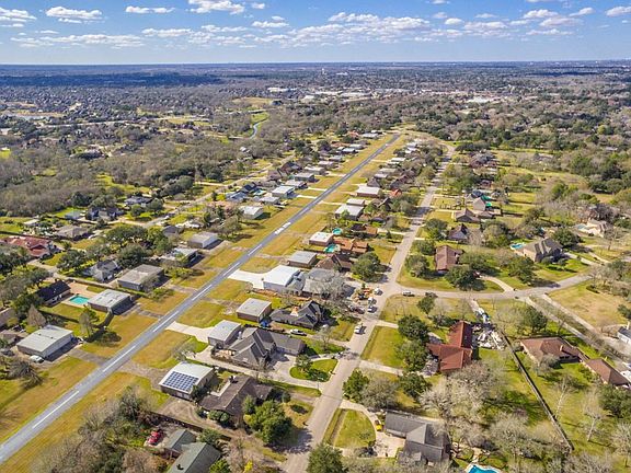 Aerial view of the runway and the community.