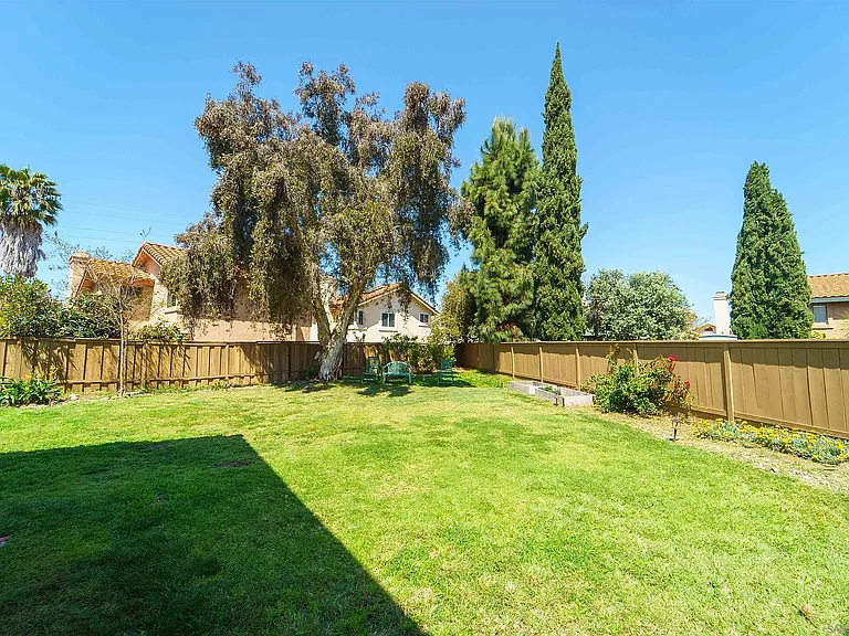 Penara Pl — Photo 9