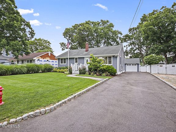 2nd image of 1216 Sleepy Hollow Road