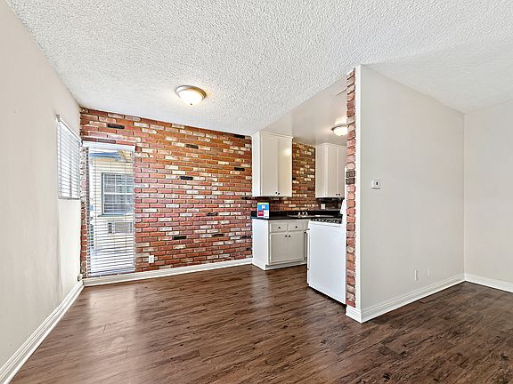 5th image of 5412 Willowcrest Ave APT 1