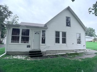 205 E Pease St, Heyworth, IL 61745