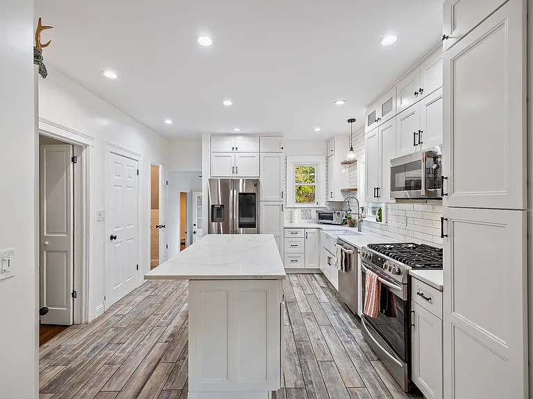 84 Harvard Dr — Photo 3