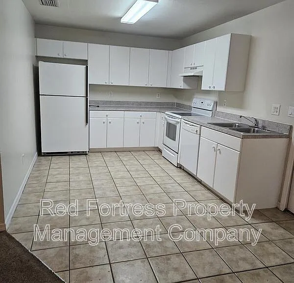 5202 30th St SW — Photo 2