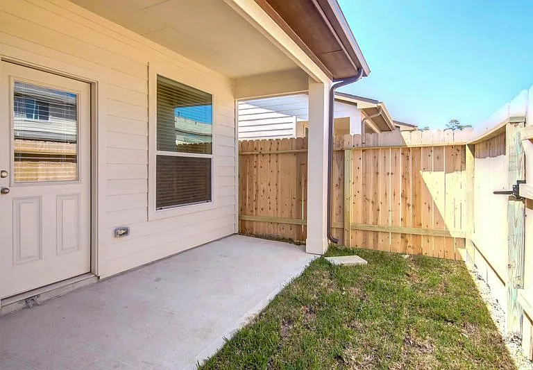 12231 Roy Mix Bohn Ln — Photo 11