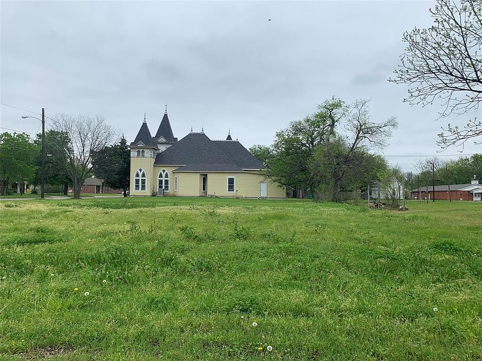 2nd image of 420 Throckmorton St Lot 8