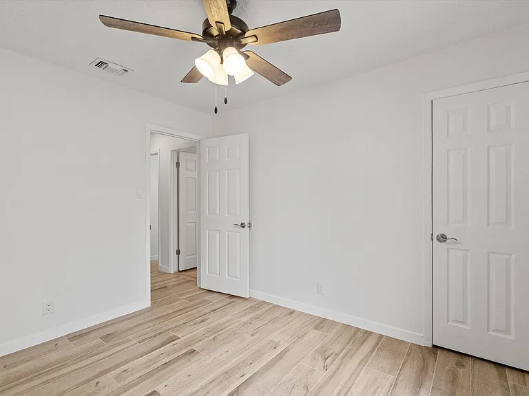 703 Huntingdon Pl — Photo 18
