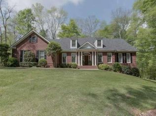420 Island Cove Dr, Newnan, GA 30263
