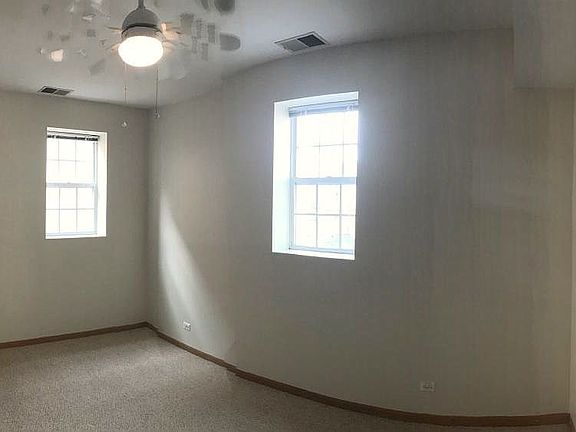 5th image of 601 N Milwaukee Ave APT C
