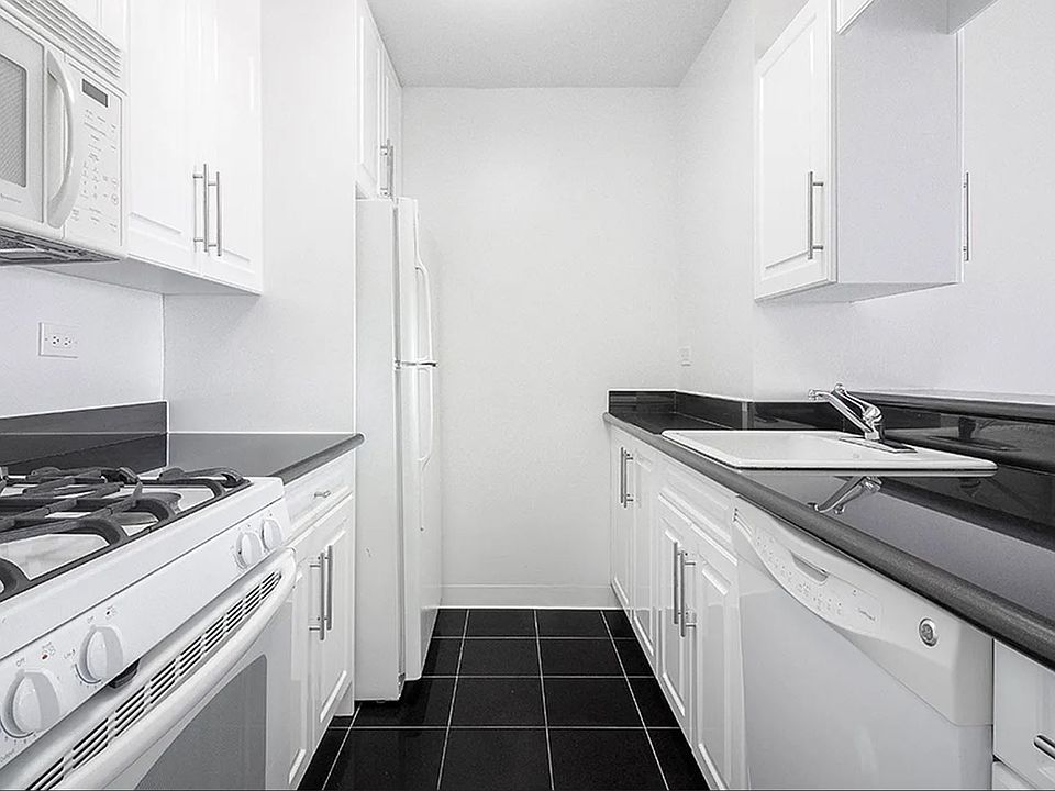 1st image of 400 E 71st St APT 10I