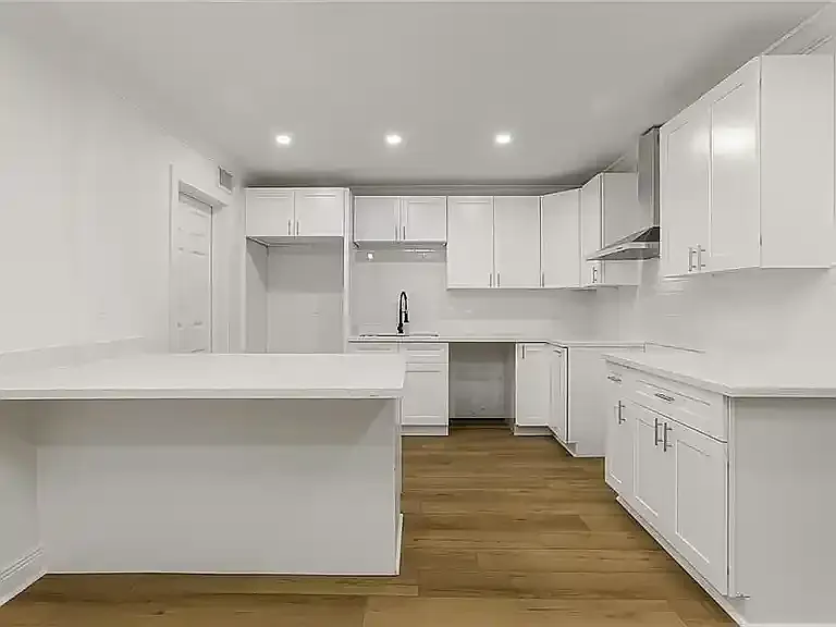 2148 Westbend Pkwy — Photo 5