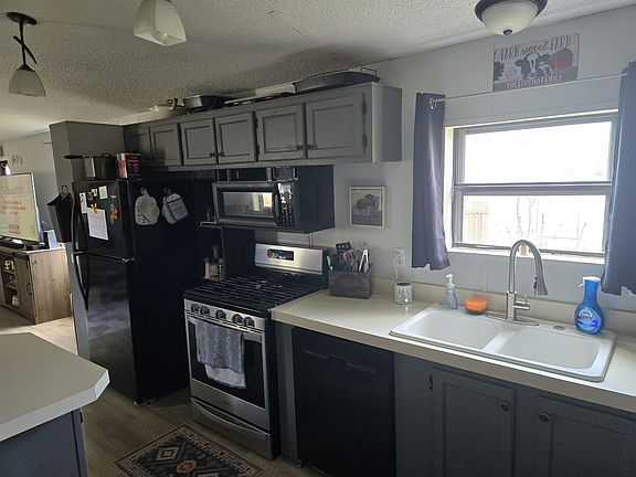 4th image of 6 Maywood Dr