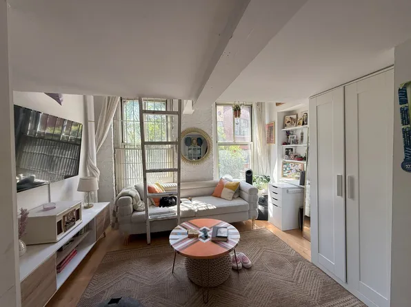 308 Mott Street 3D image 2 of 12