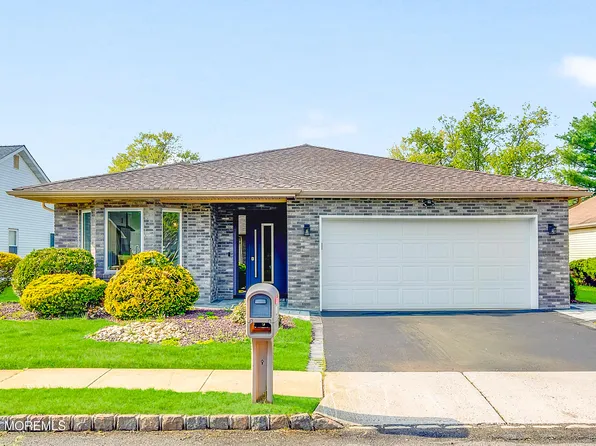 11 Hansom Lane, Marlboro, NJ 07726