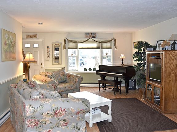 4th image of 248 Camp St APT G5