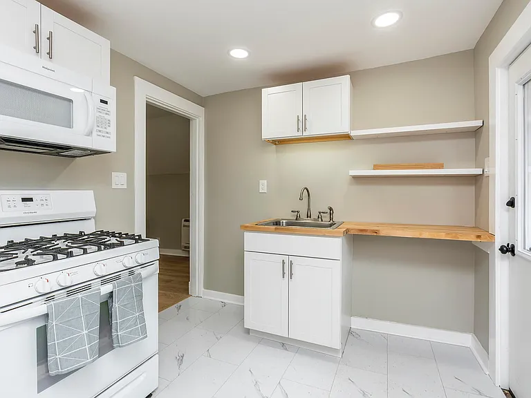 161 Preston Ave #3 — Photo 1