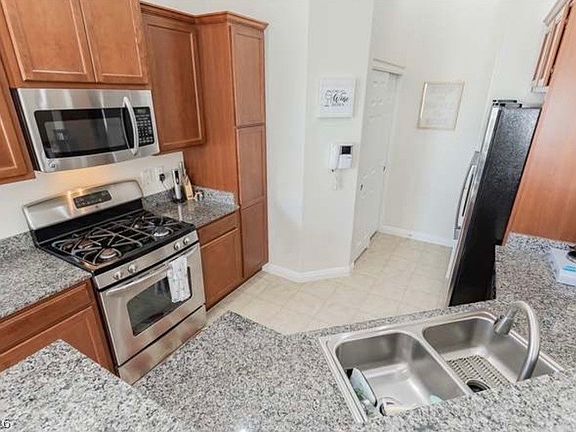 5th image of 10111 Aspen Rose St Unit 101