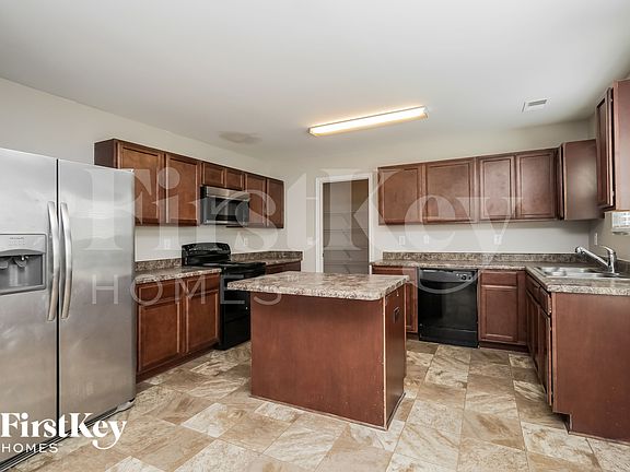 5th image of 185 Betty Ann Ln
