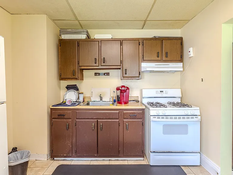 25 Cove Street — Photo 9