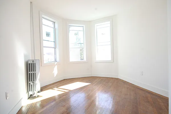 Rented by Makover Group Inc | media 1