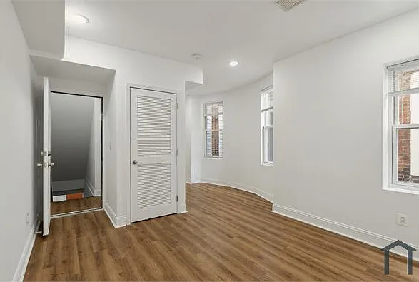 2 bed, 812 sqft, $1,476 — Photo 2