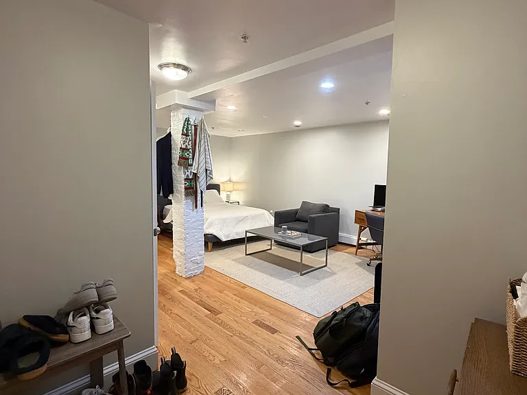 498 E Broadway #1 — Photo 16