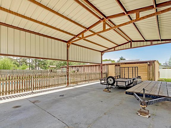 4th image of 419 Pecan Ave