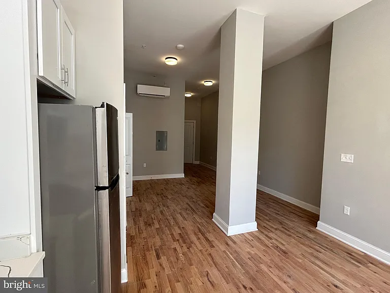 100 W Lexington St #204 — Photo 3