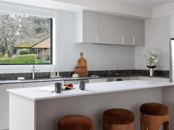 1520 Louise Pl #12, Saanich, BC V8P 2T8