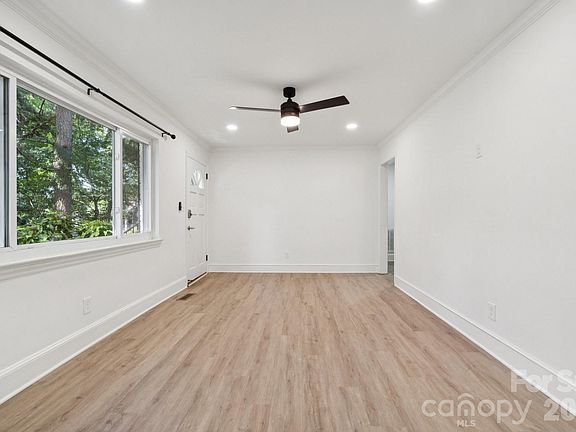 5th image of 5423 Lantana Ave