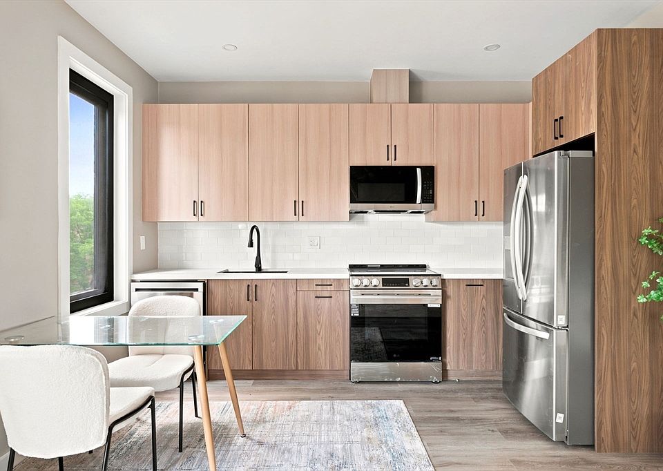 1st image of 75 Maywood St #6