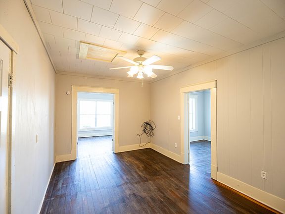 624-IRIS-living-1_12292022