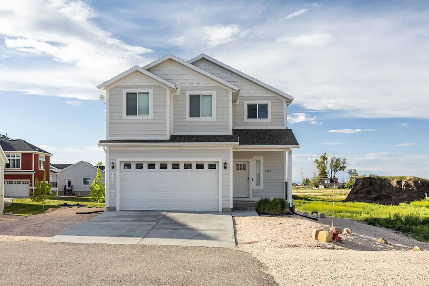 6 bed, $3,200 — Photo 1
