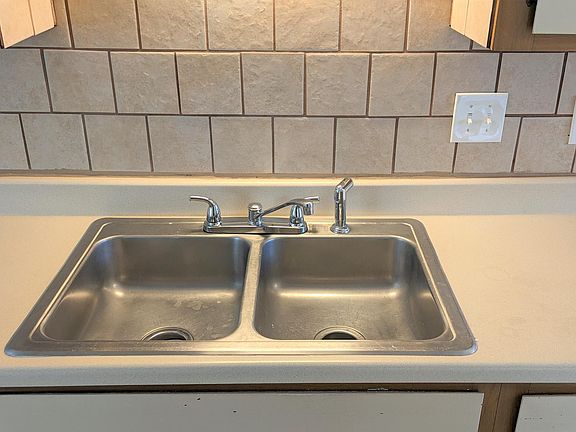 4th image of 3709 Wellesley Dr NE APT A