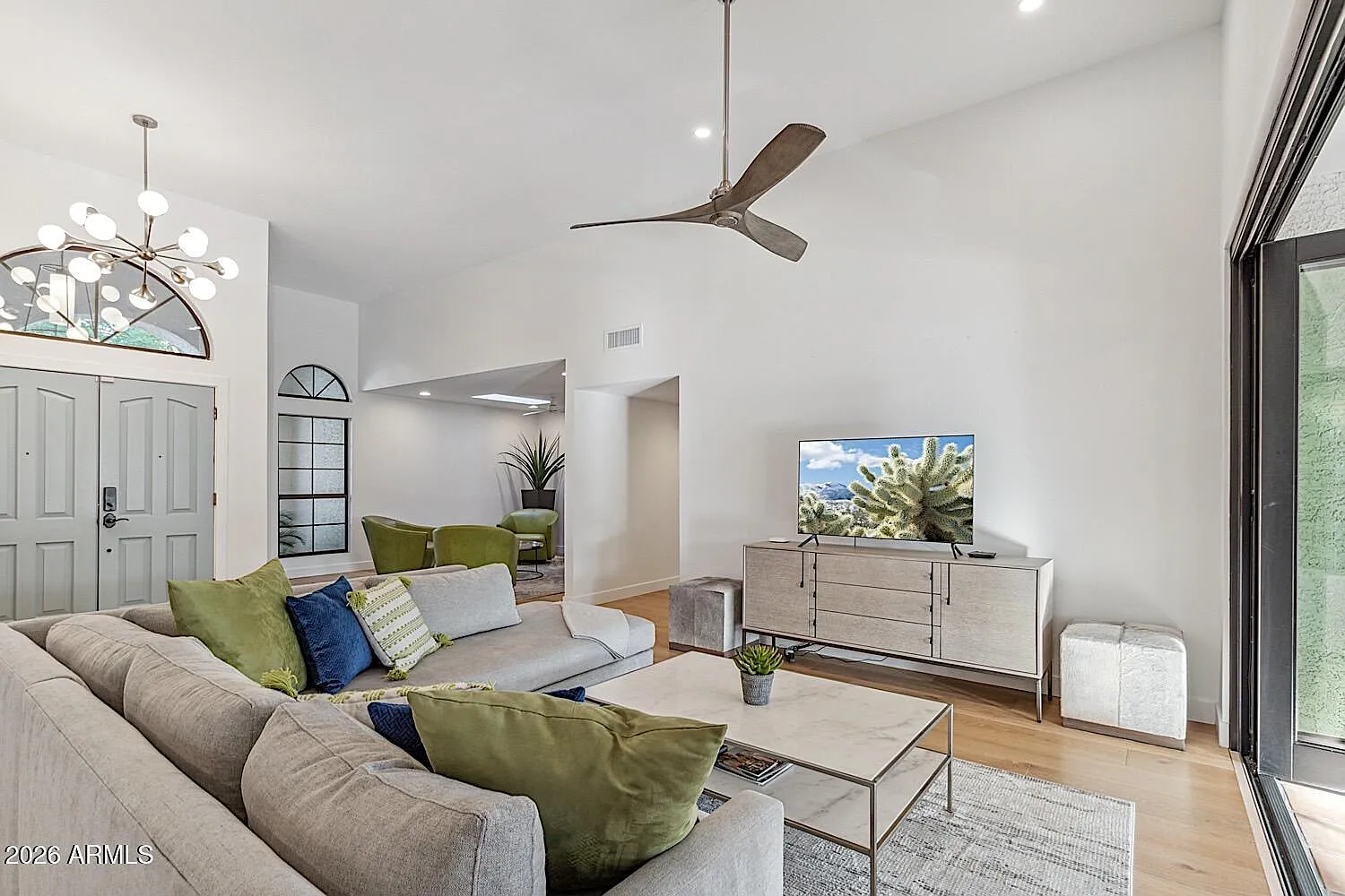 5 bed, 3.5 bath, 2925 sqft, $8,000 — Photo 3