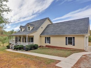 9080 Buttonwood Ln, Amelia Court House, VA 23002