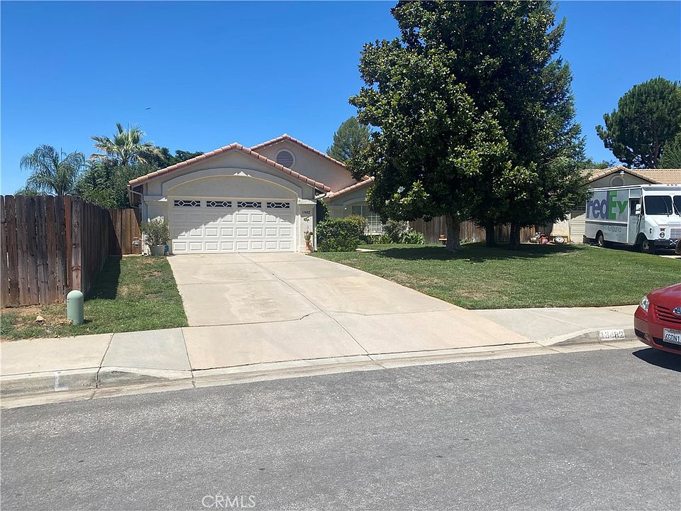 1st image of 13482 La Paz Ct