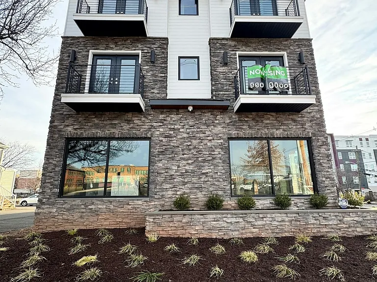 85 W High St #3R — Photo 2