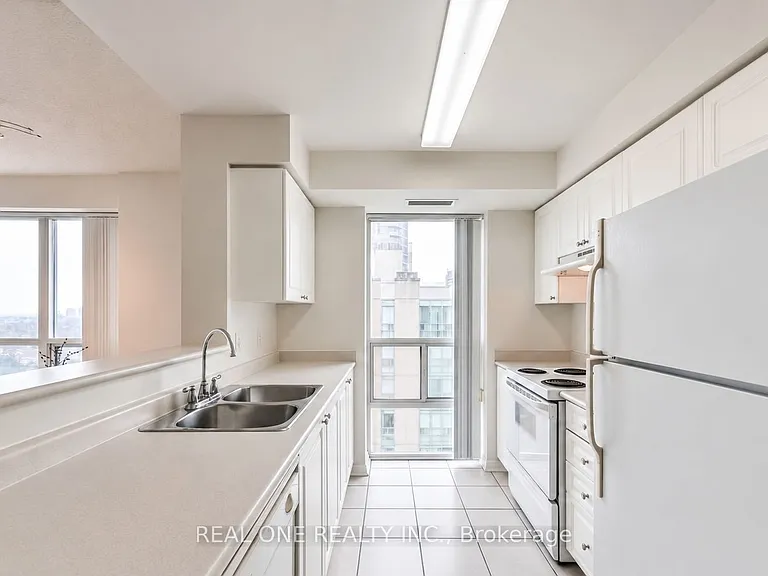 26 Olive Ave #1902 — Photo 5