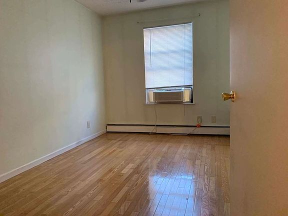 4th image of 45 W 118th St #2122