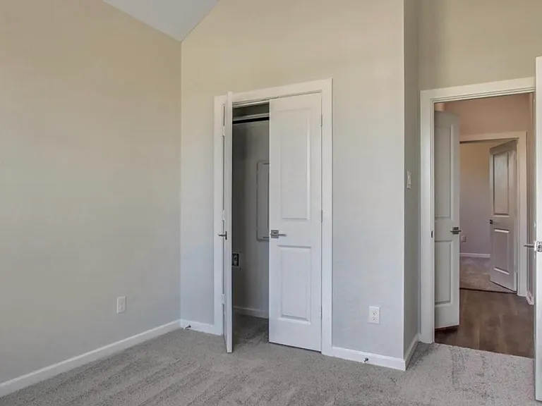 7518 Coral Lake Dr — Photo 4