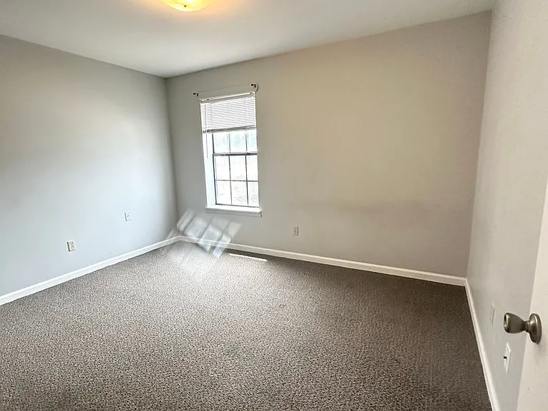 601 Bertig St — Photo 12