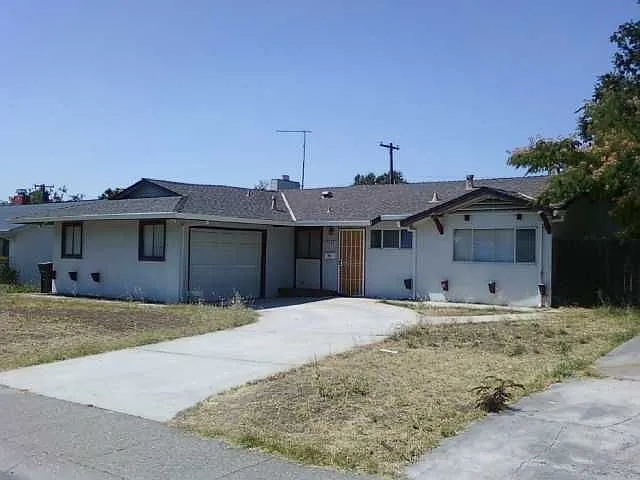 7433 Autumn Ave photo 1