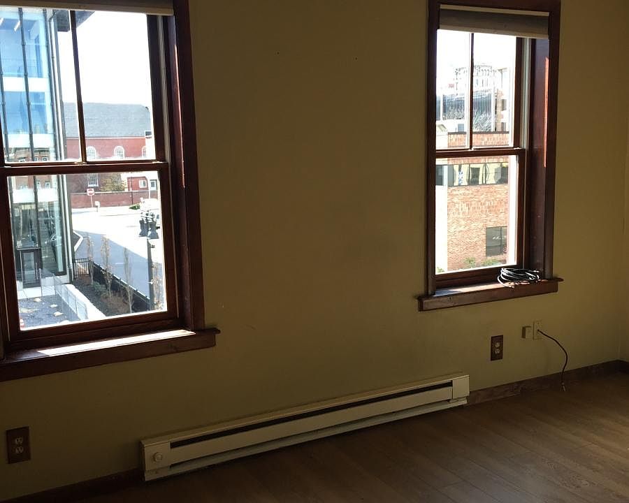 Unit 4 - Front Windows