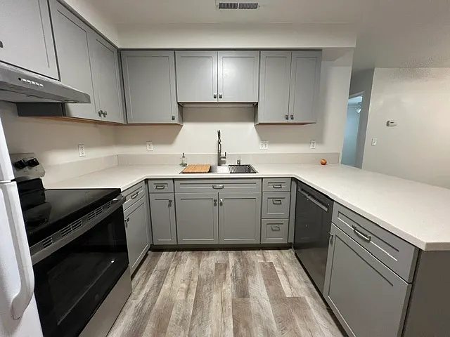 2907 Jolyn Way #B — Photo 6