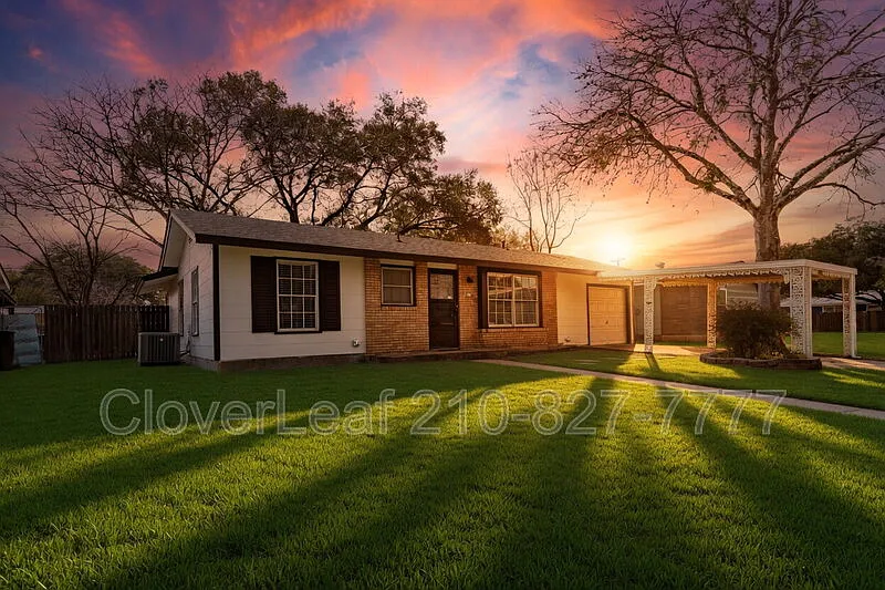 Building Photo - 1006 Sumner Dr